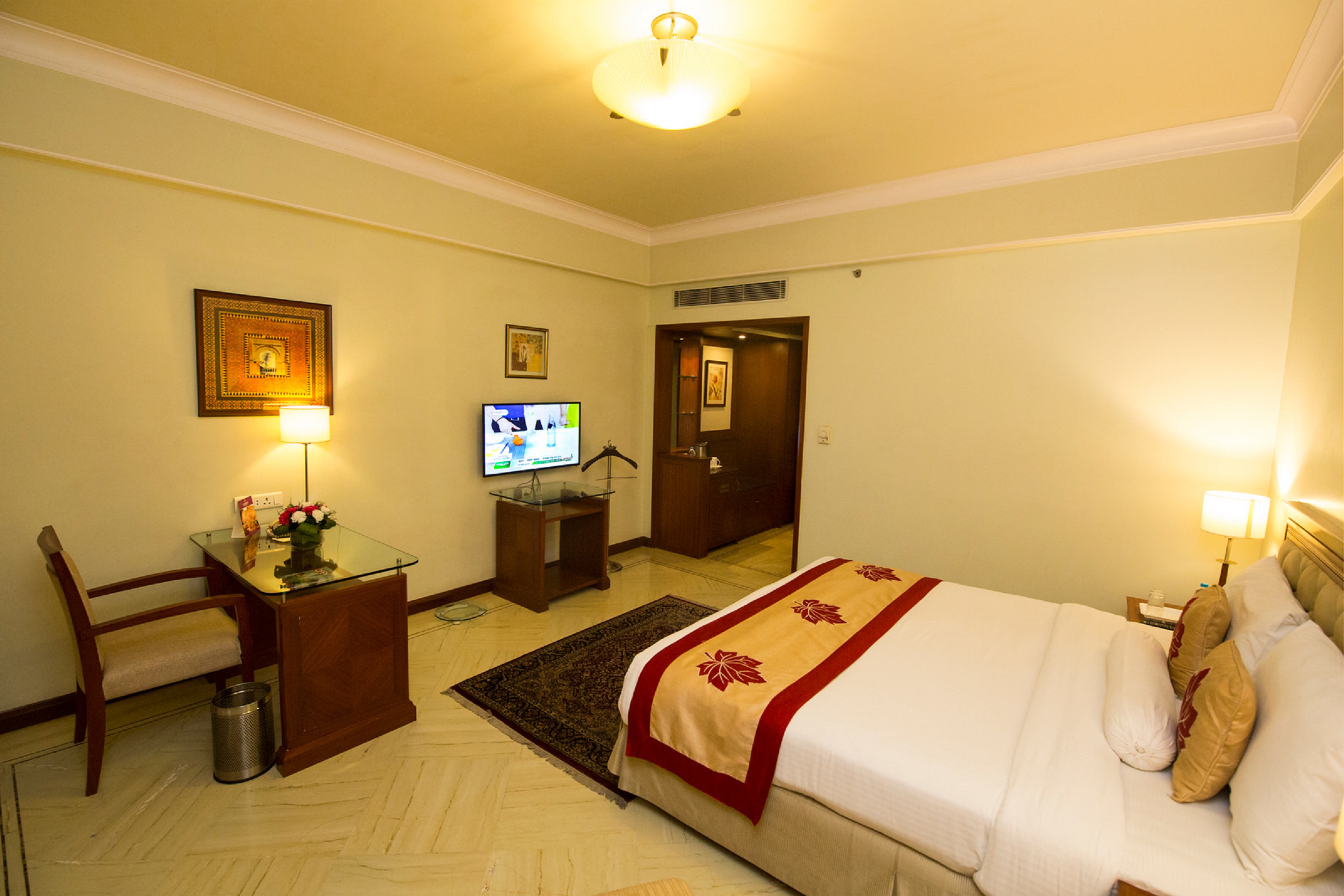 Twin Bed Room - Spacious View